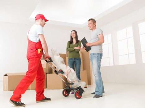 Commercial packing and unpacking setup for a local business move