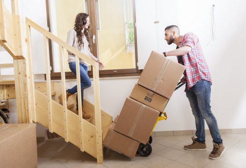 Local van-based moving service supporting residential relocation